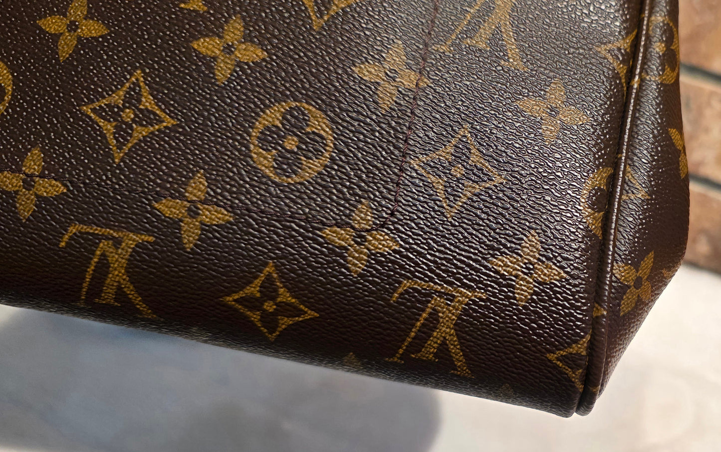 Authentic Louis Vuitton Favorite MM Monogram (SA4149)