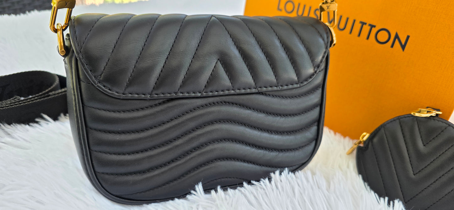 Authentic Louis Vuitton New Wave Multipochette Noir