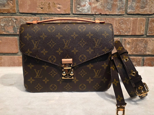 Authentic Louis Vuitton Pochette Metis Monogram