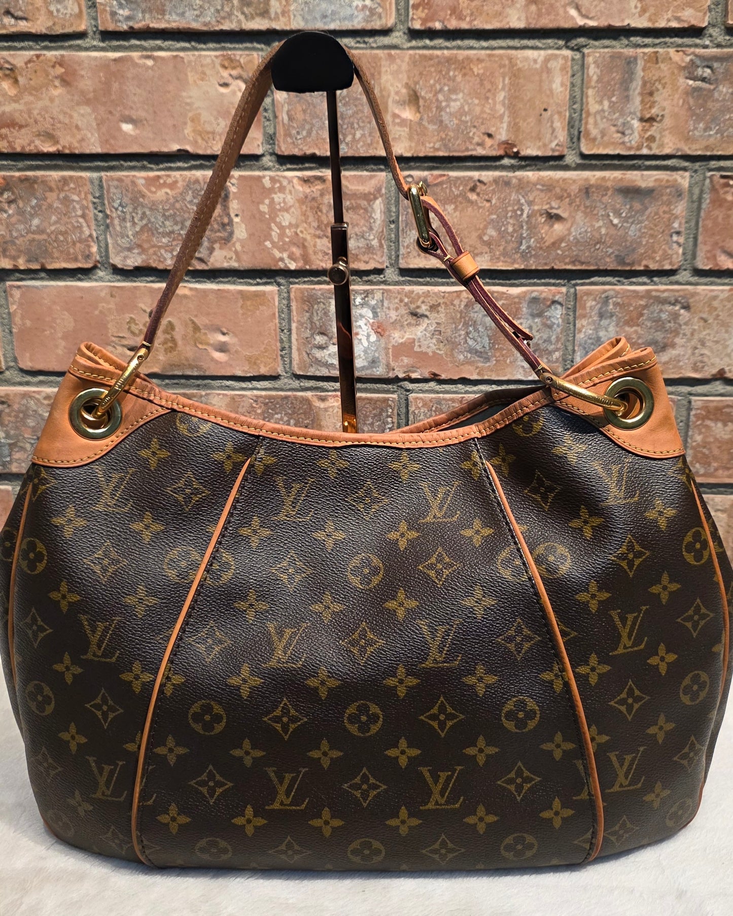 Authentic Louis Vuitton Galliera PM