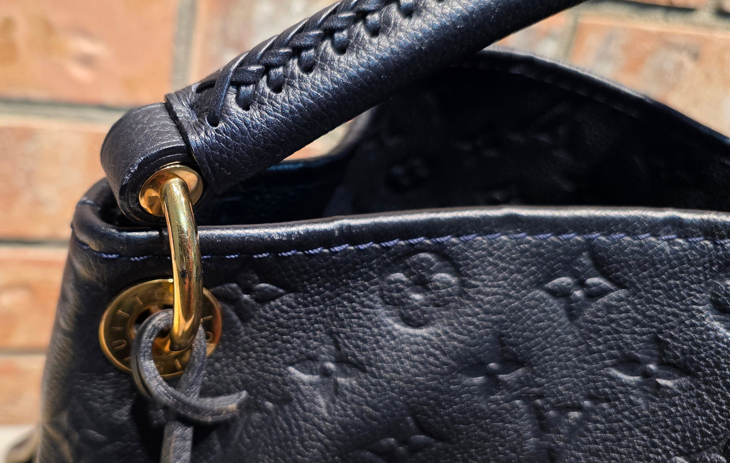 Authentic Louis Vuitton Artsy MM Empreinte Infini