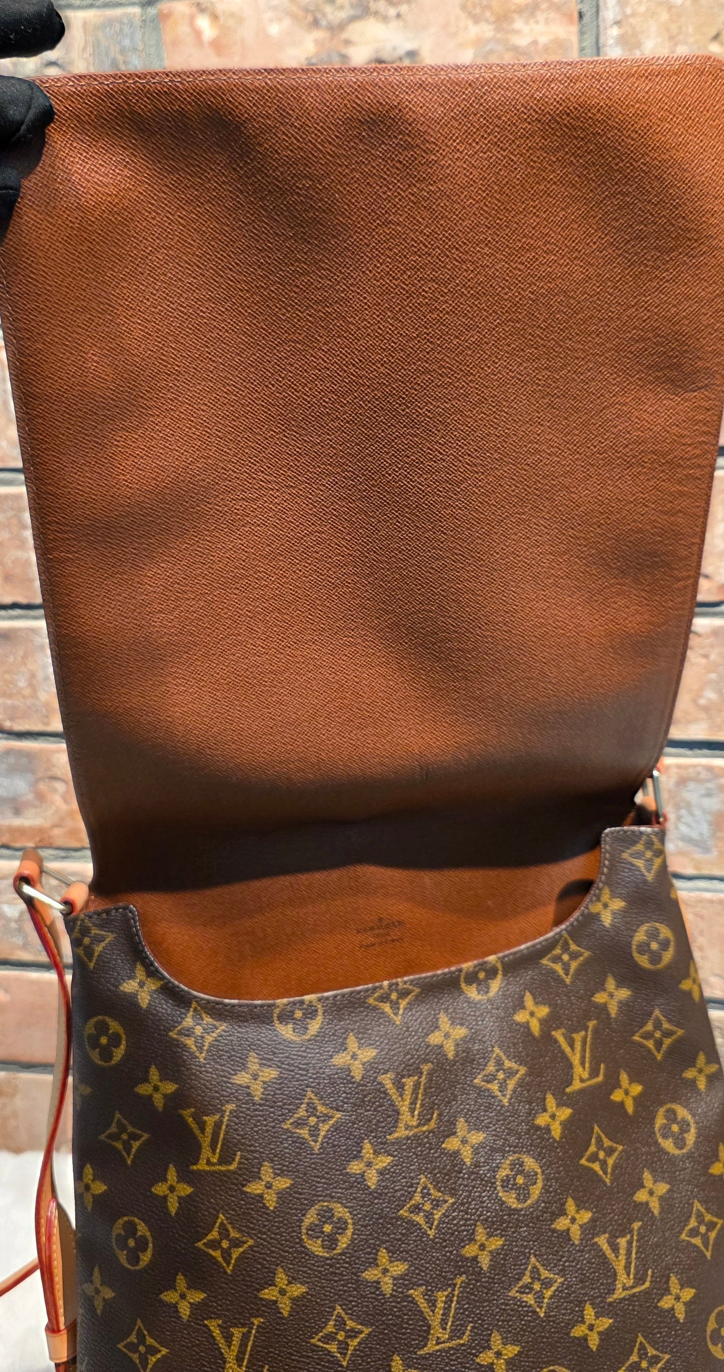 Authentic Louis Vuitton Musette Salsa GM Monogram