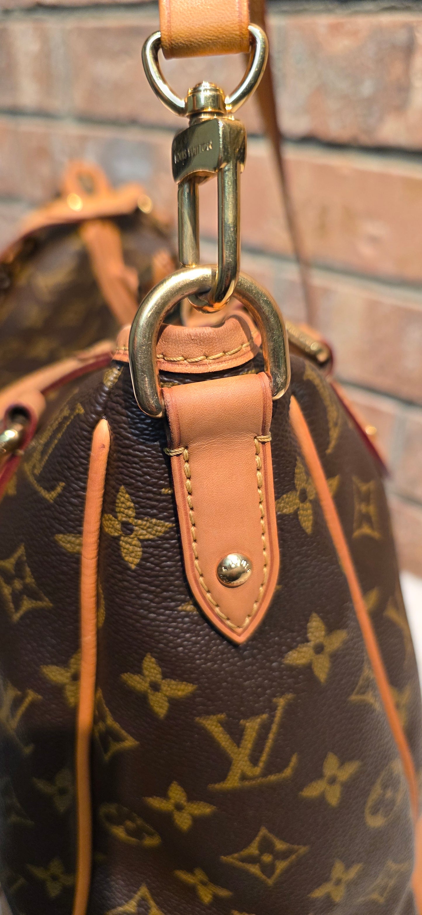 Authentic Louis Vuitton Estrella MM