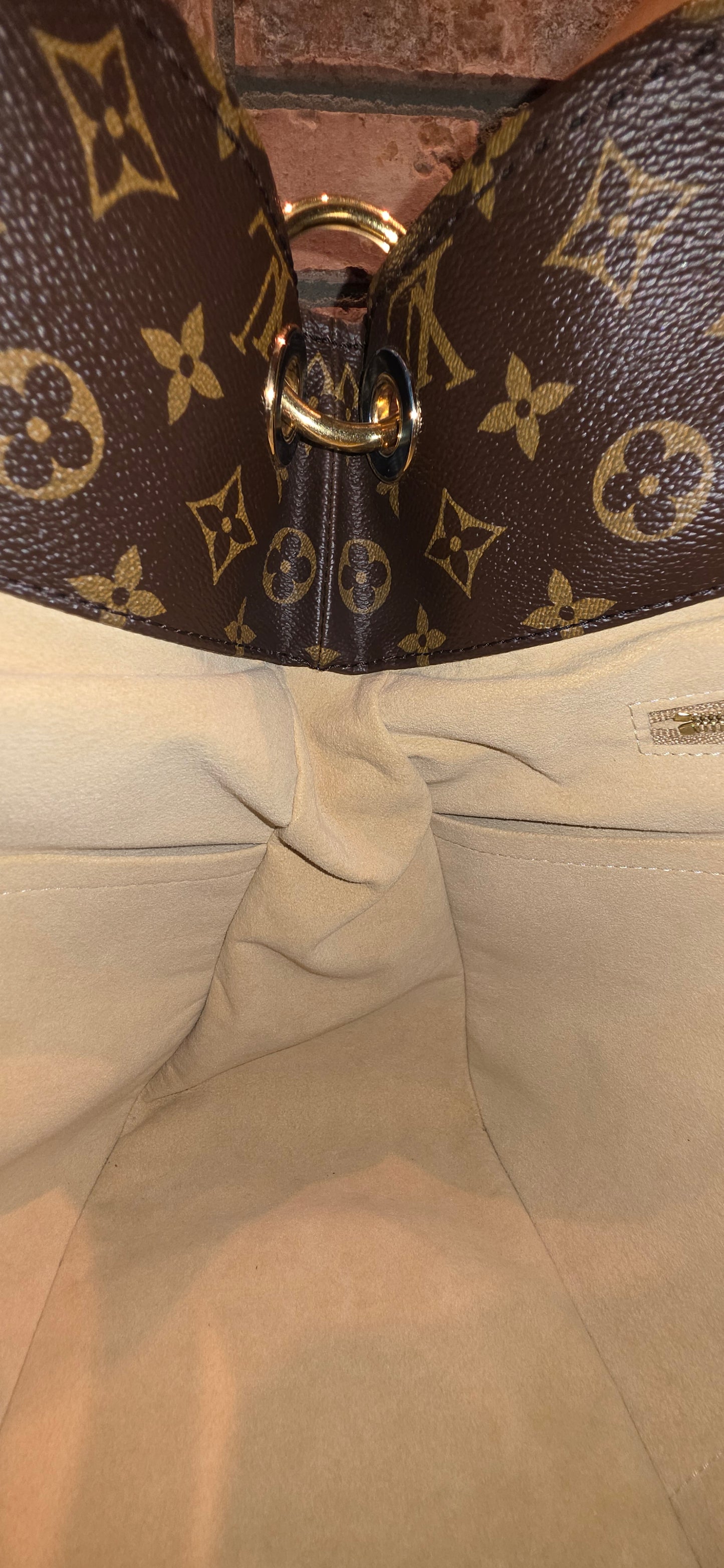 Authentic Louis Vuitton Artsy MM Monogram