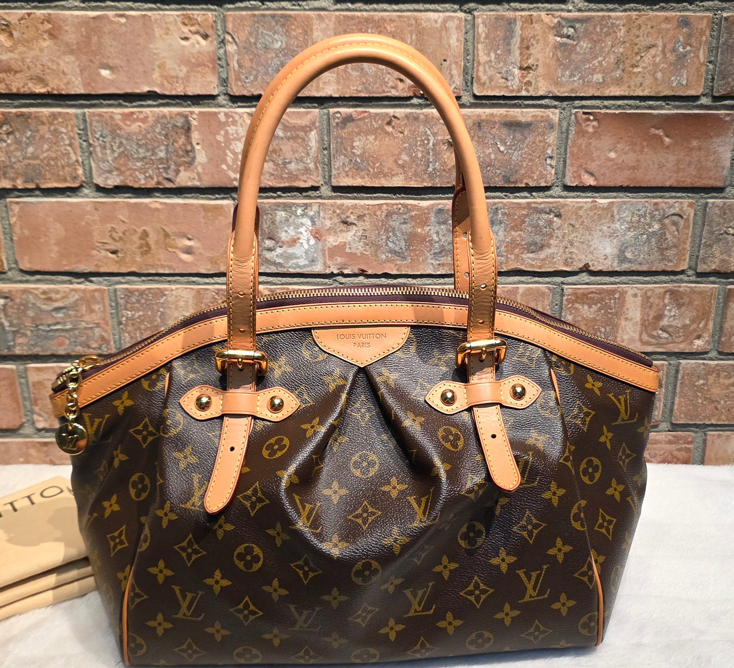 Authentic Louis Vuitton Tivoli GM