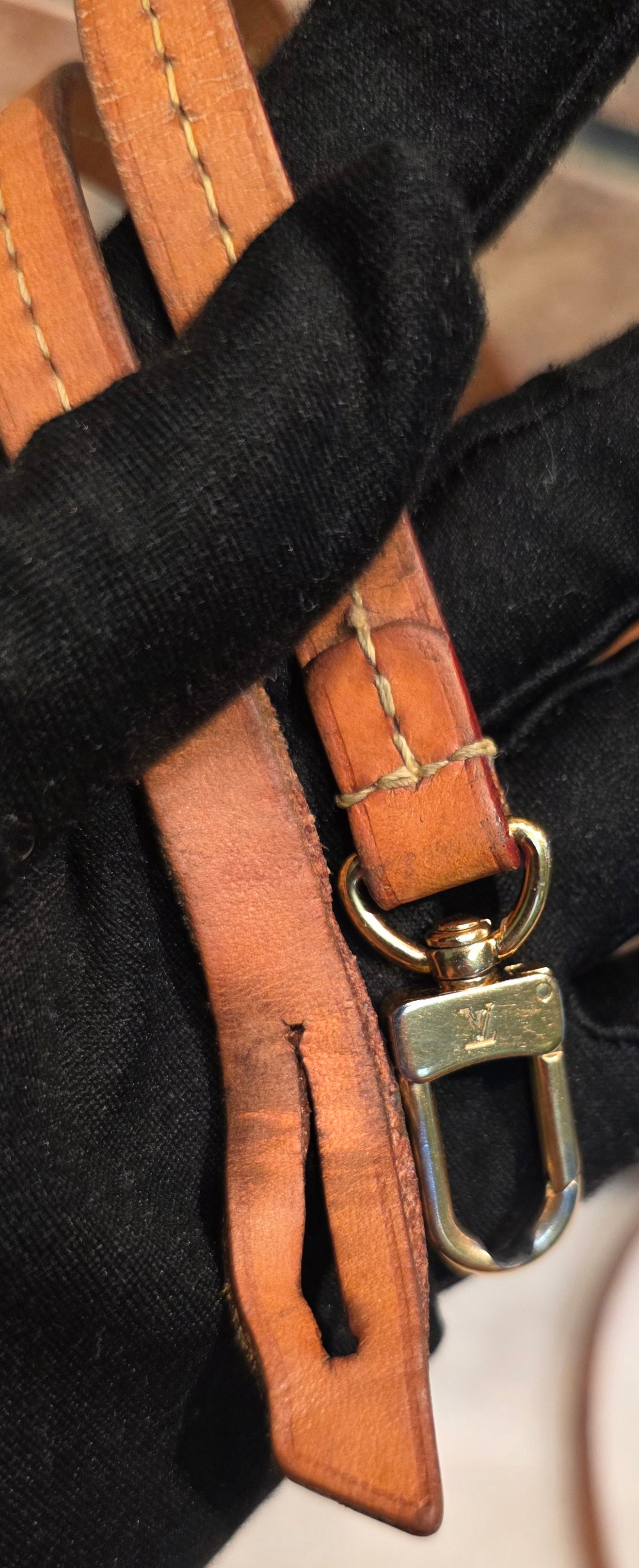 Authentic Louis Vuitton Favorite MM Monogram (SA4116)