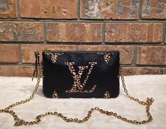 Authentic Louis Vuitton Double Zip Pochette Giant Monogram Jungle Edition