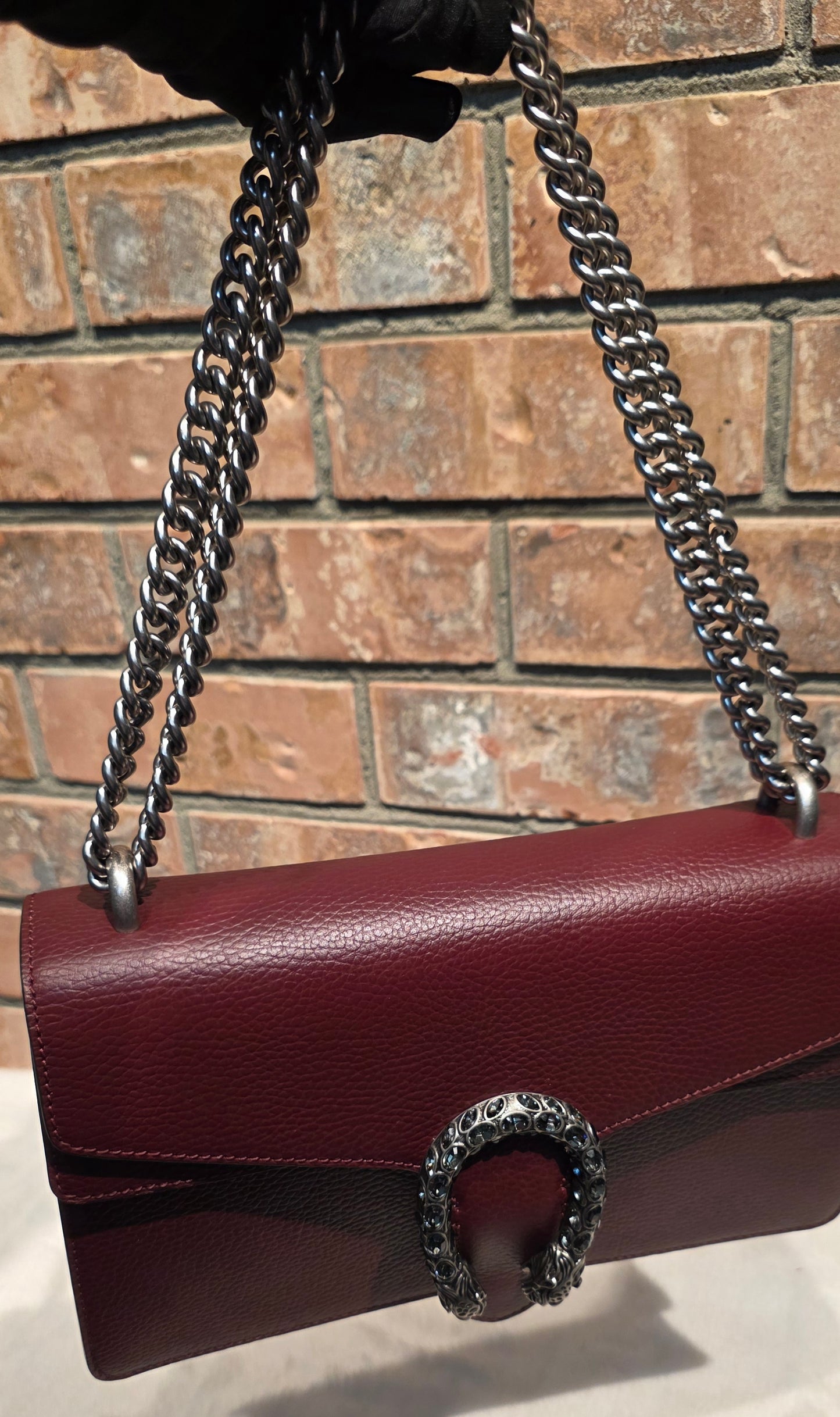 Authentic Gucci Dionysus Shoulder Bag in Burgundy