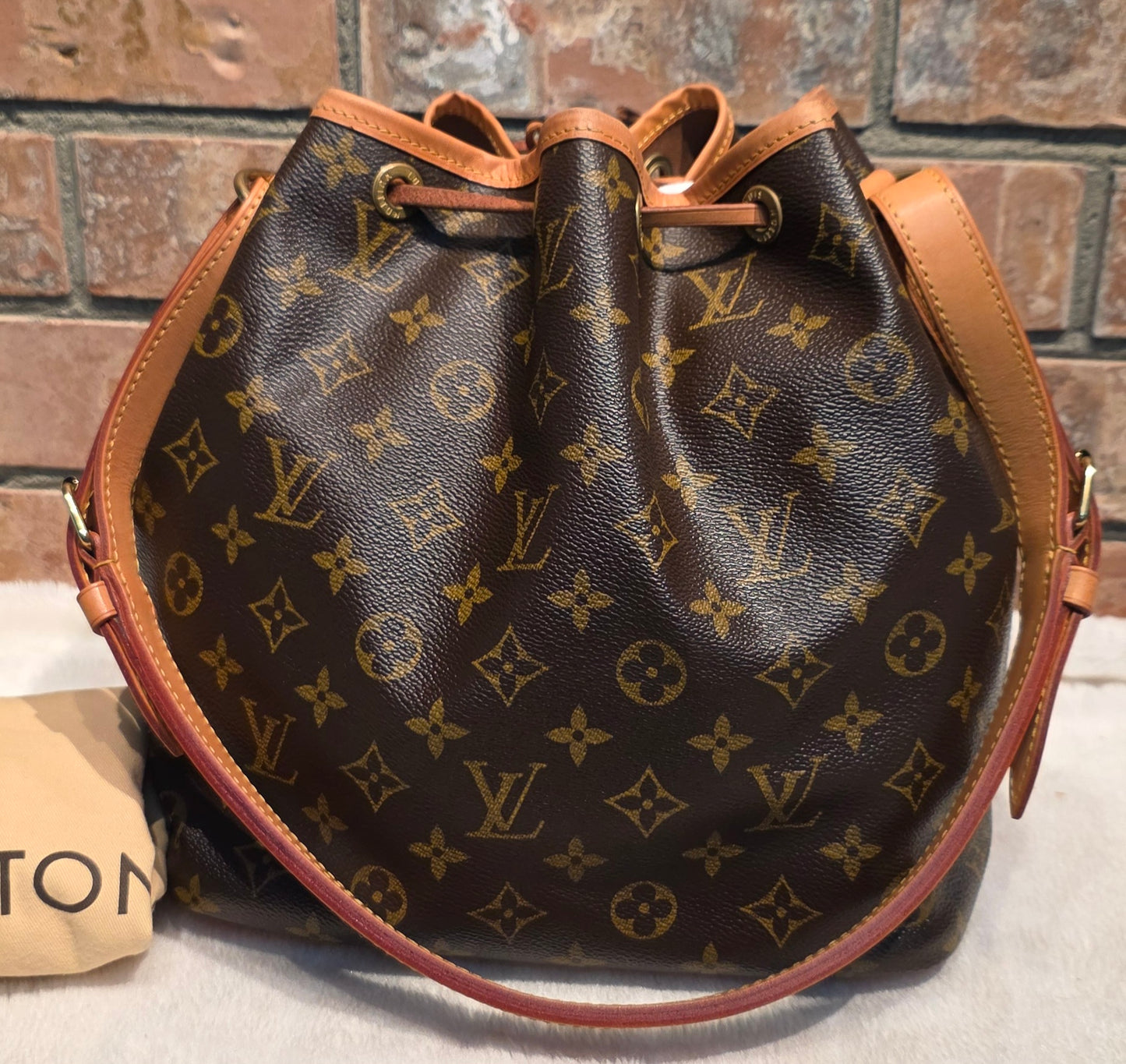 Authentic Louis Vuitton Petite Noe Monogram
