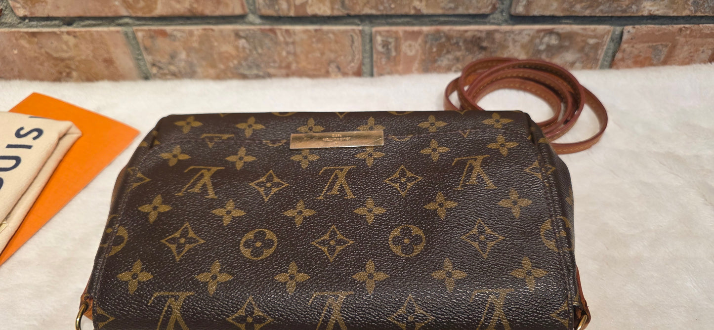 Authentic Louis Vuitton Favorite MM Monogram (SA4116)