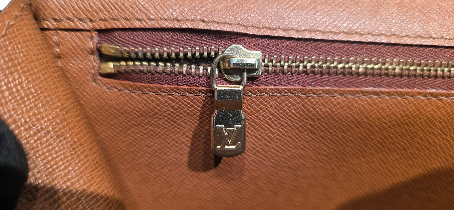 Authentic Louis Vuitton Monceau 26