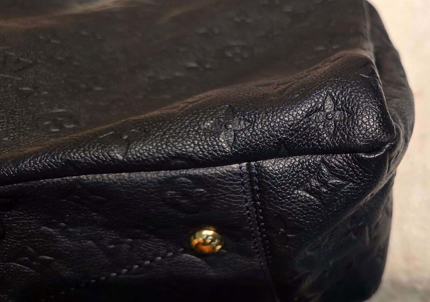 Authentic Louis Vuitton Artsy MM Empreinte Infini