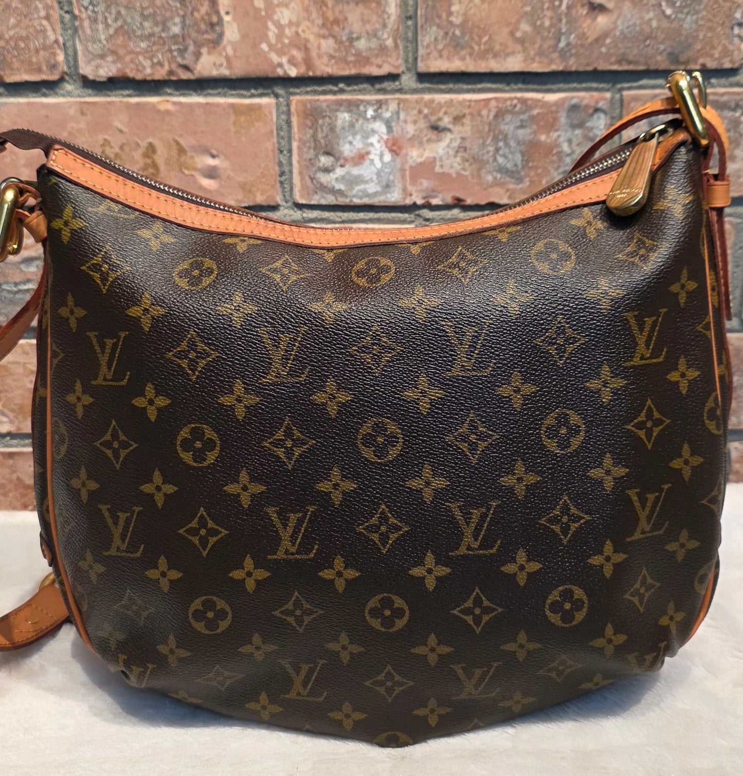 Authentic Louis Vuitton Tulum GM