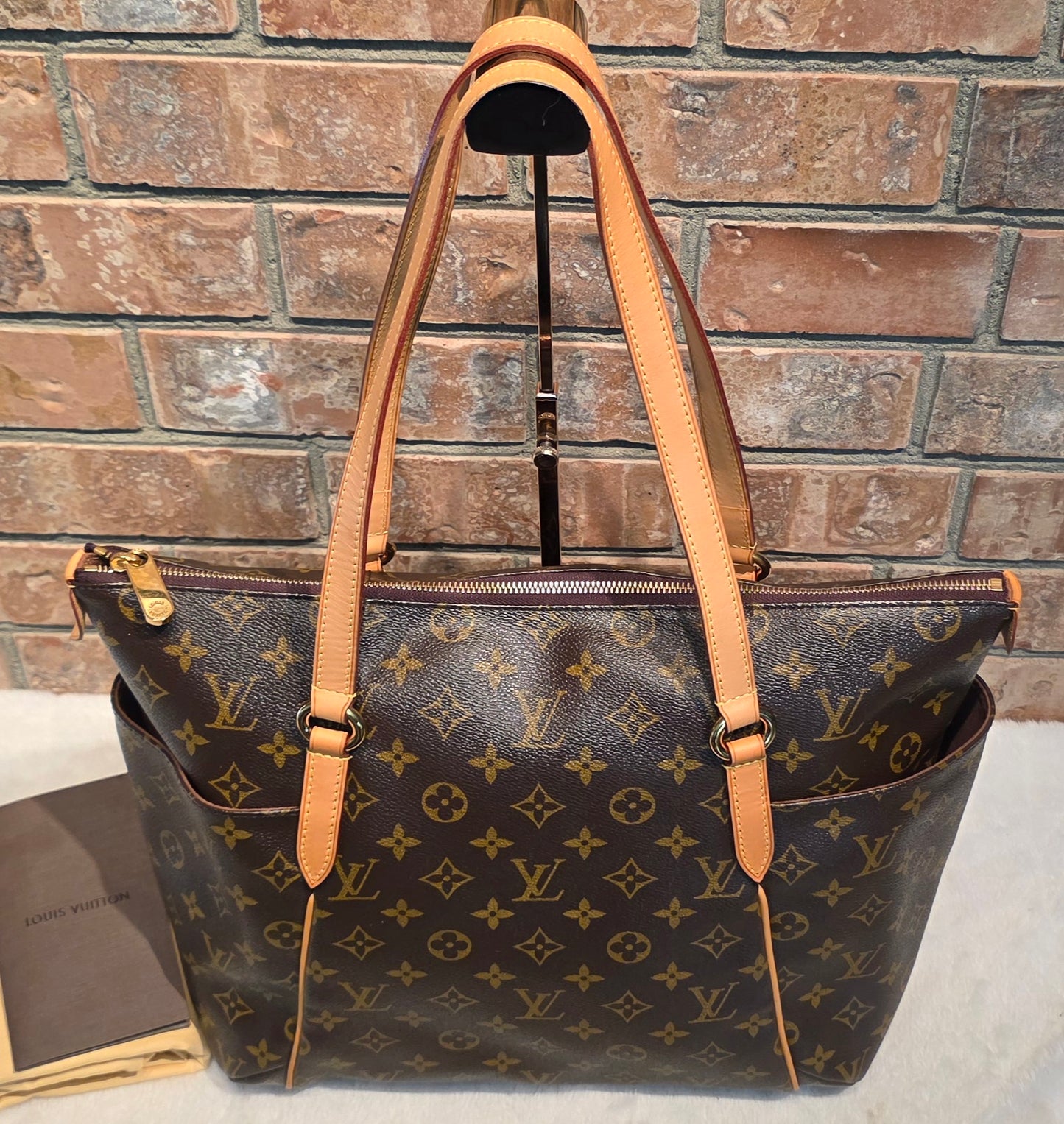 Authentic Louis Vuitton Totally MM Monogram
