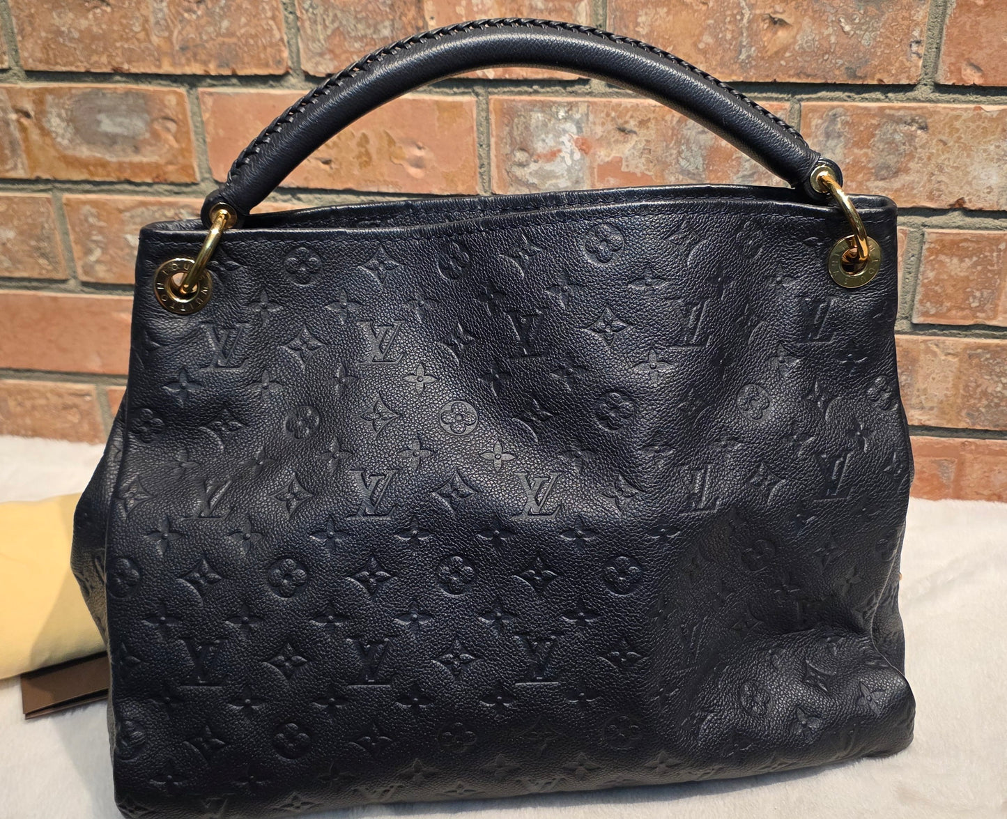 Authentic Louis Vuitton Artsy MM Empreinte Infini