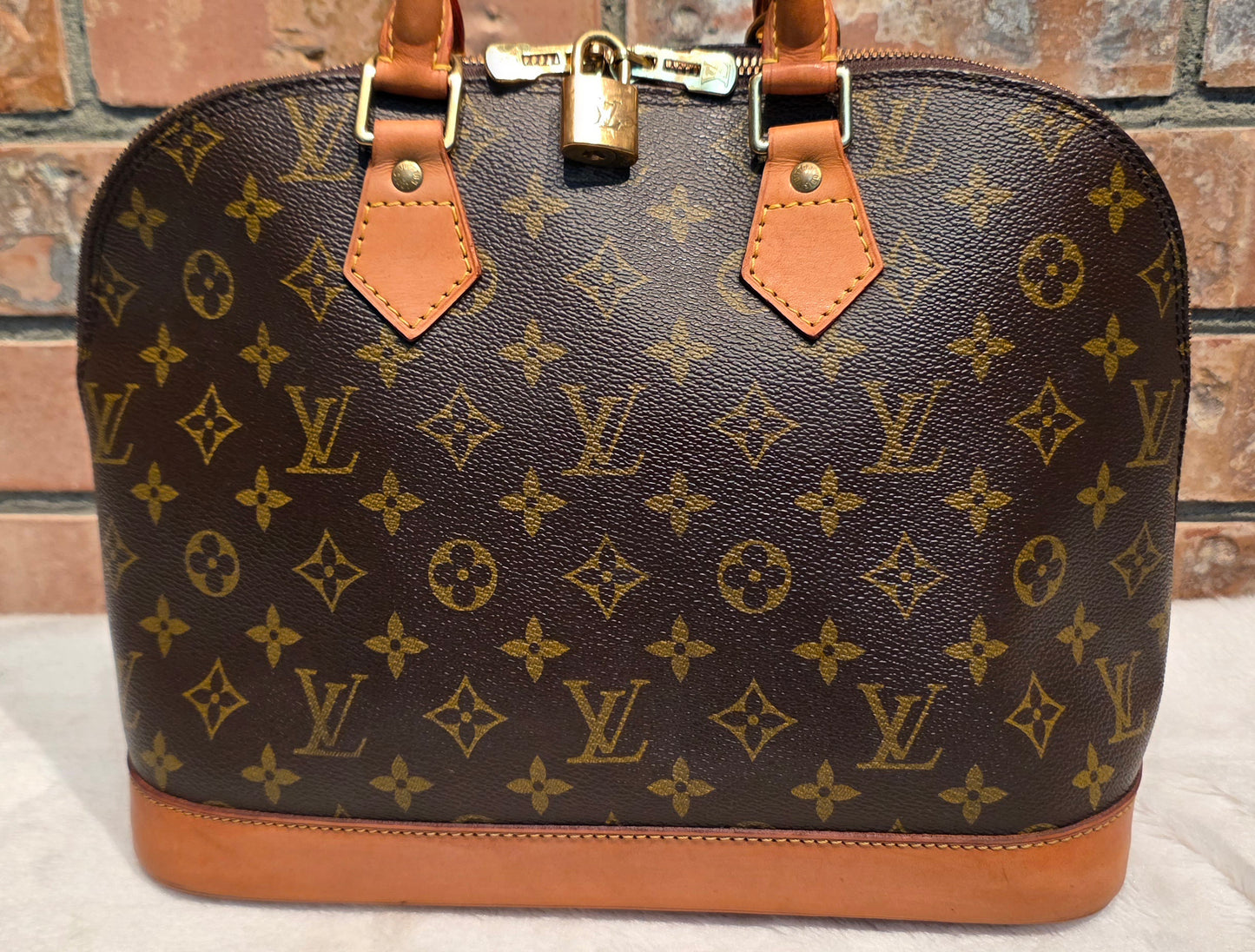 Authentic Louis Vuitton Alma PM Monogram