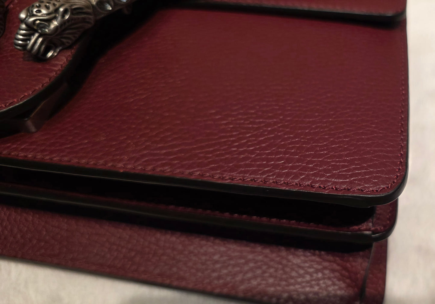 Authentic Gucci Dionysus Shoulder Bag in Burgundy