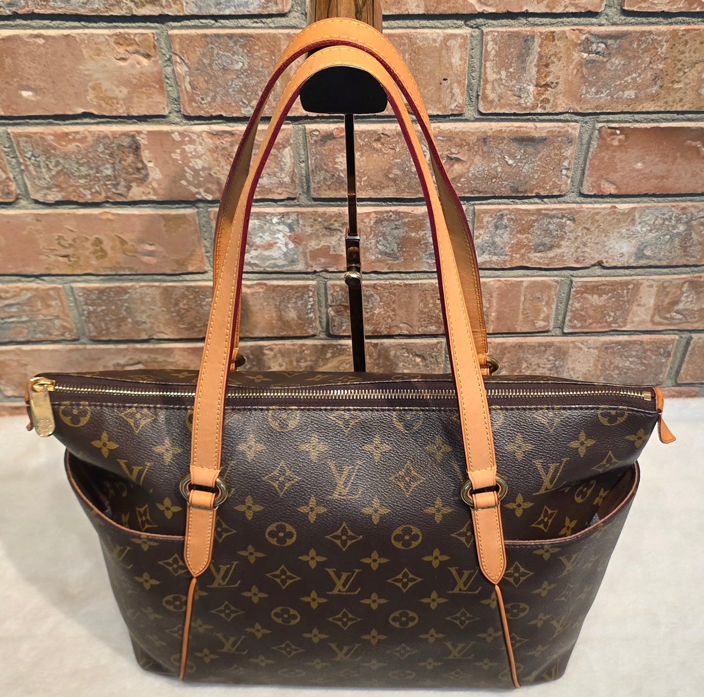 Authentic Louis Vuitton Totally MM