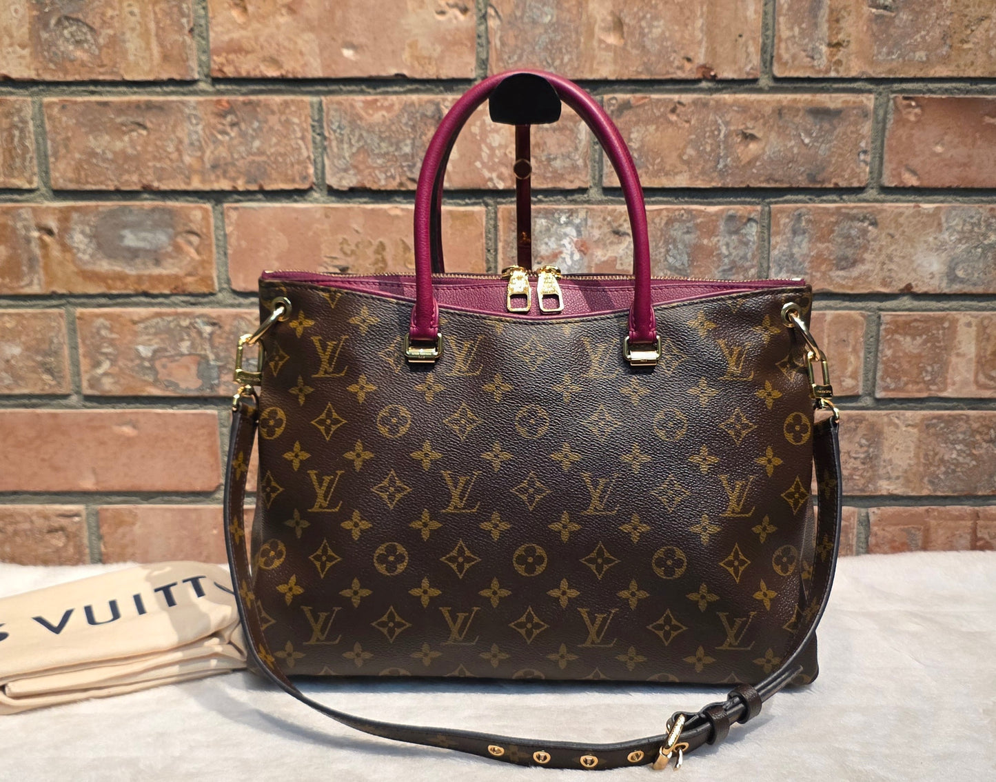 Authentic Louis Vuitton Pallas MM in Raisin