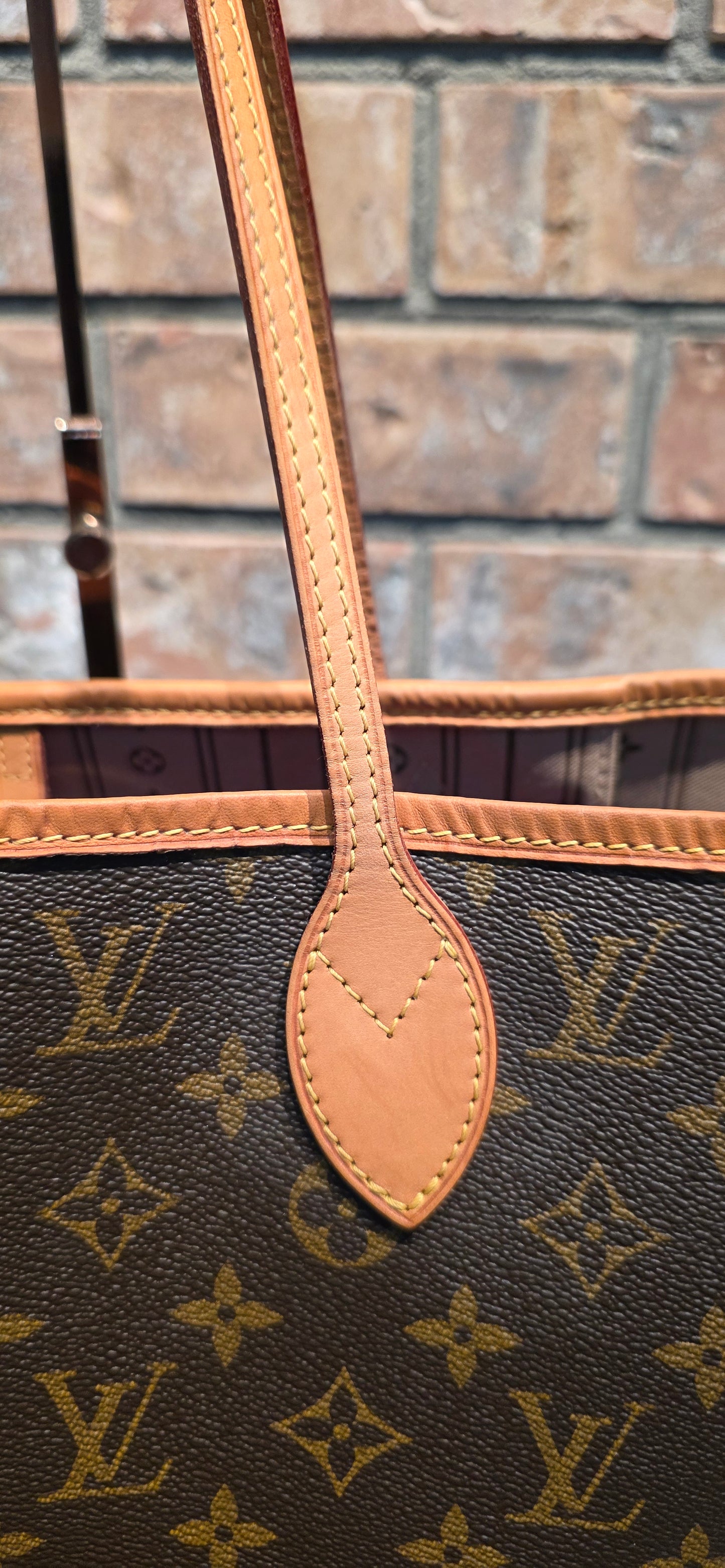 Authentic Louis Vuitton Neverfull MM Monogram