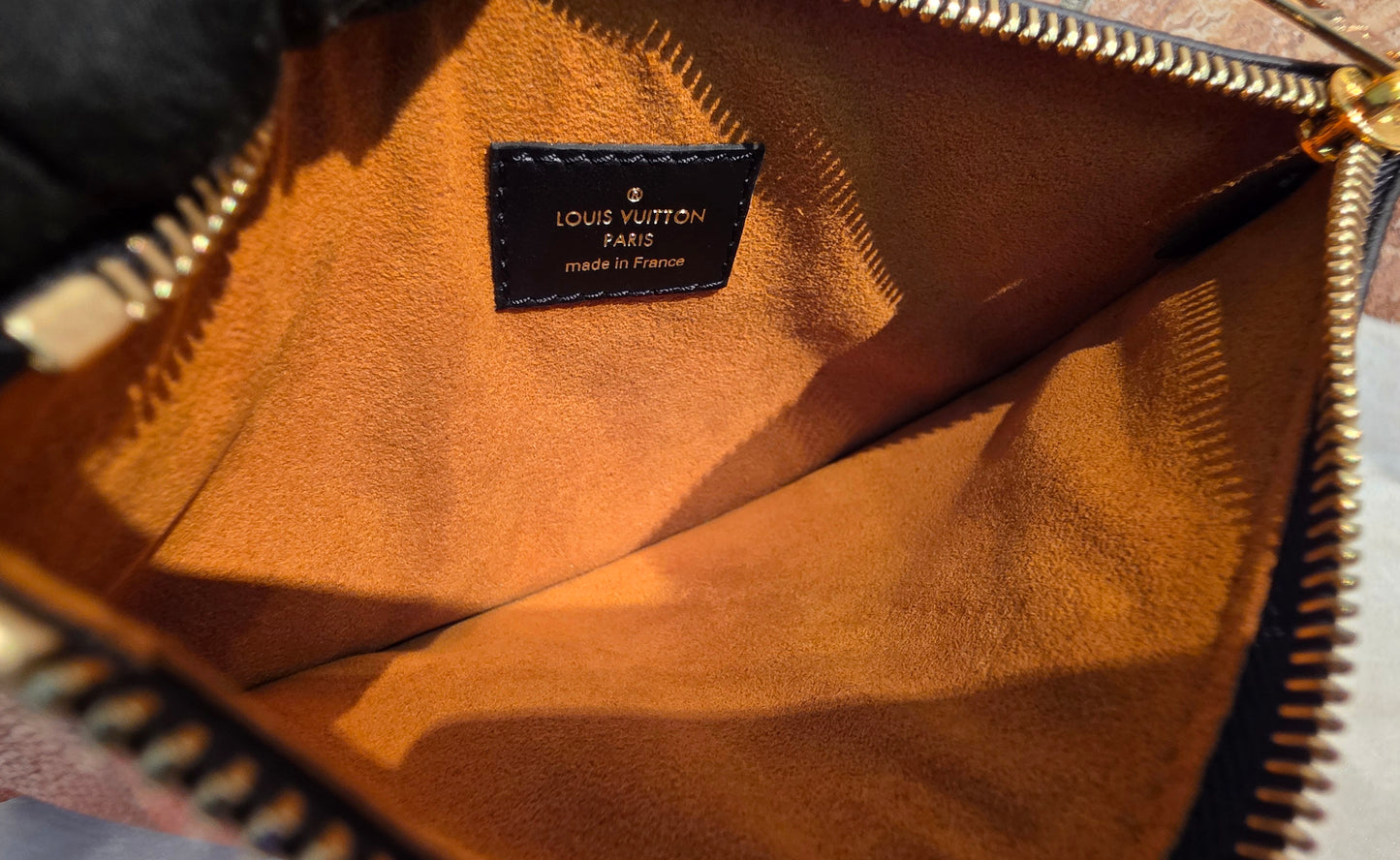 Authentic Louis Vuitton Crafty NeoNoe MM Giant Monogram in Caramel