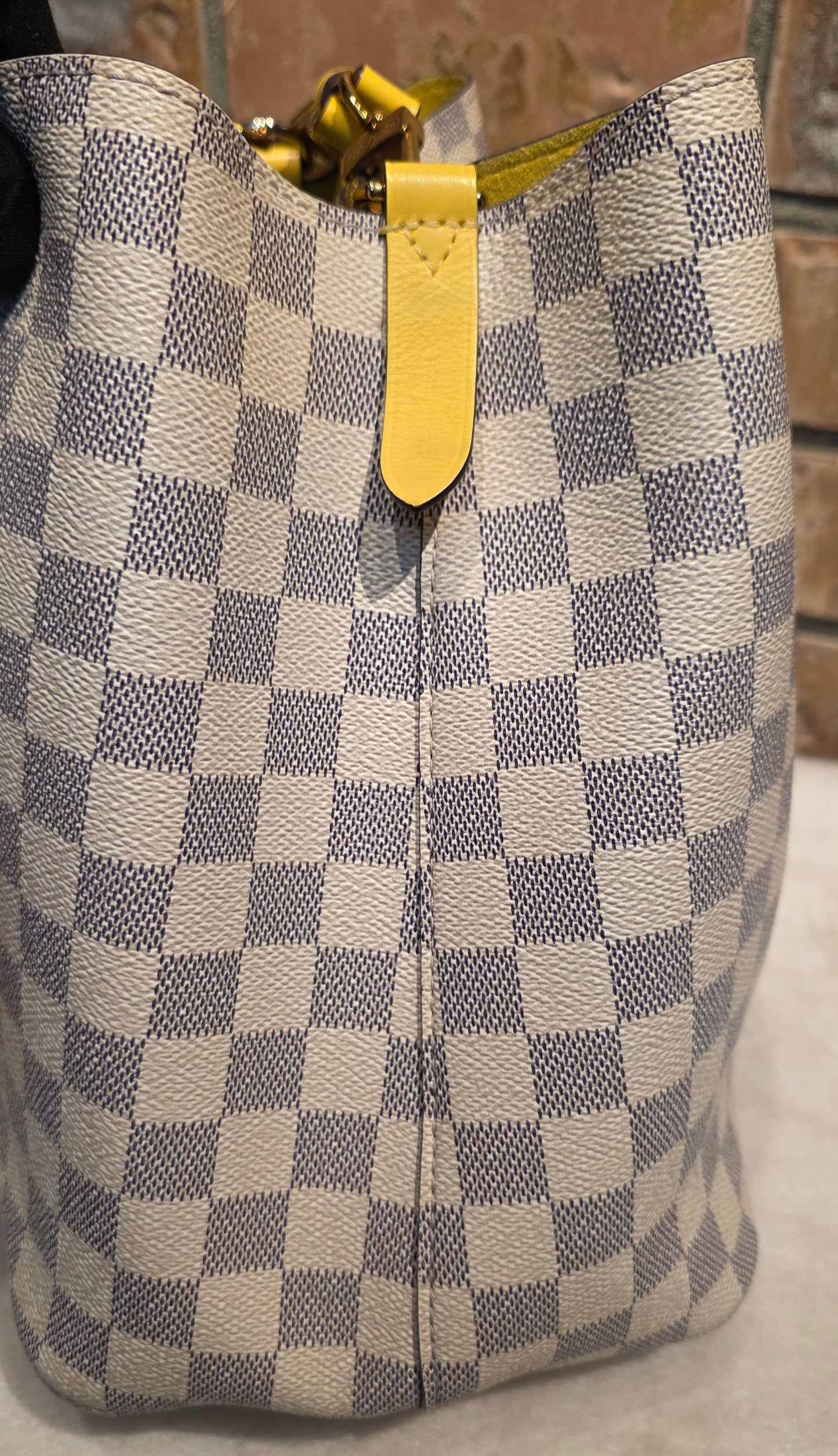 Authentic Louis Vuitton Neonoe MM Damier Azur in Pineapple