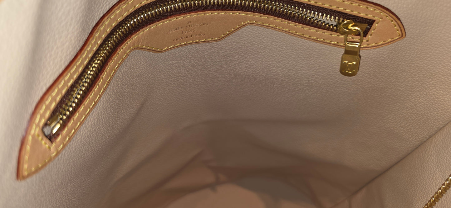 Authentic Louis Vuitton Bucket GM with Pouch