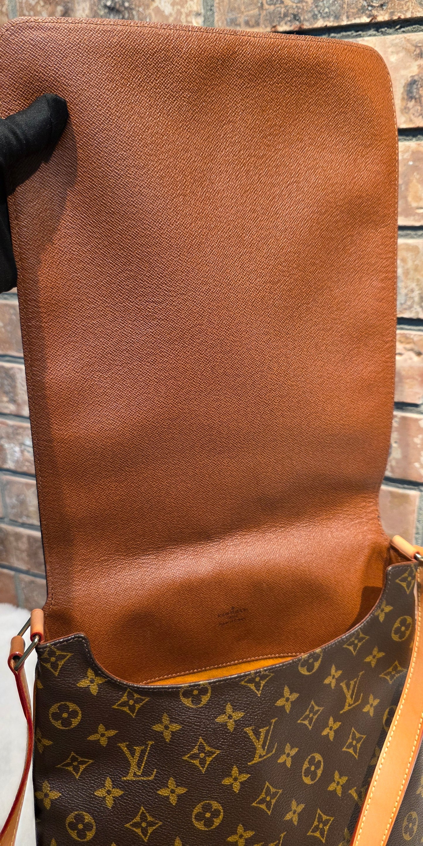 Authentic Louis Vuitton Musette Salsa GM Monogram