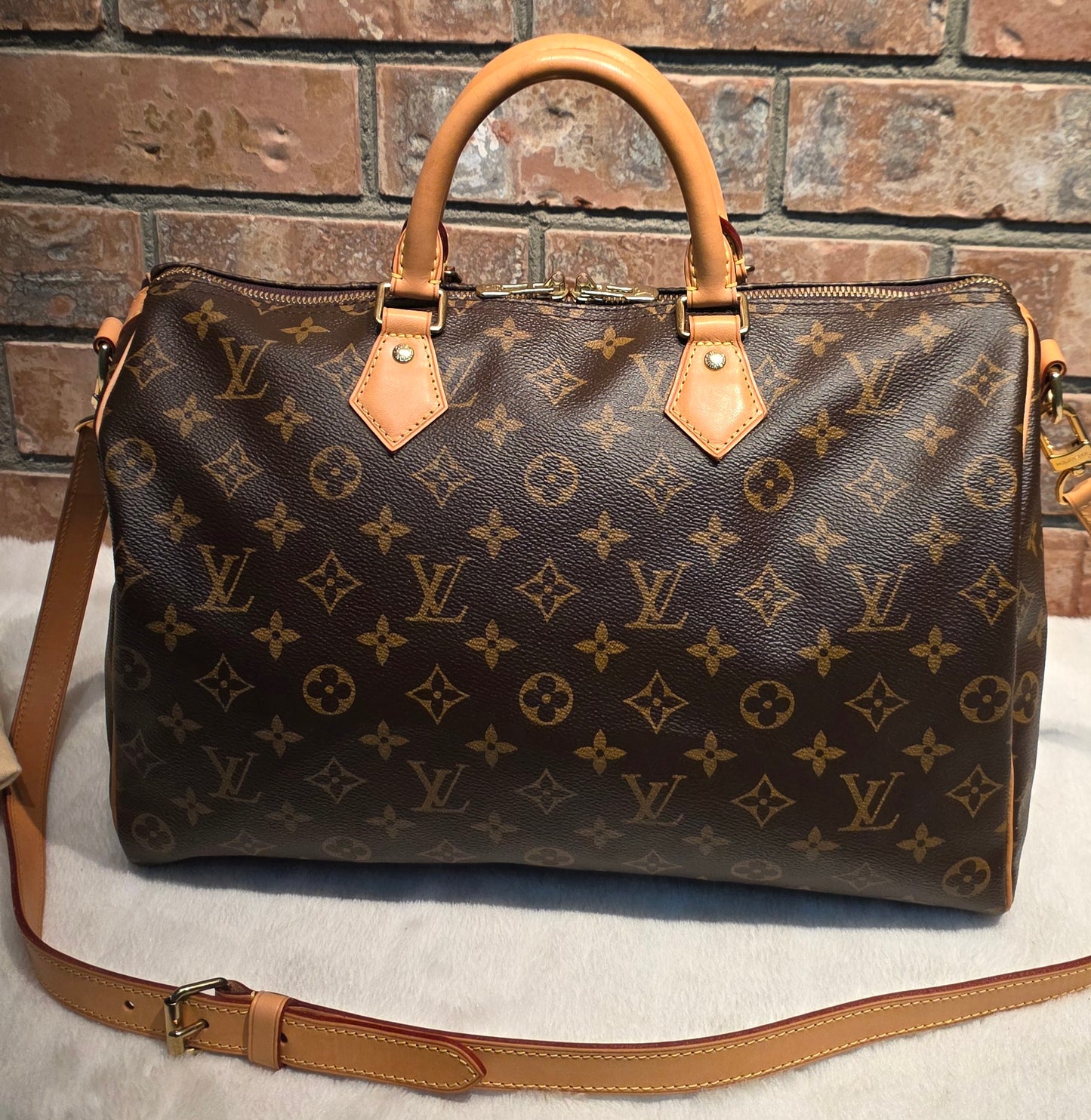 Authentic Louis Vuitton Speedy 35 Bandoliere
