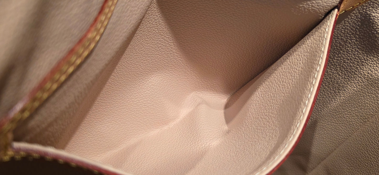 Authentic Louis Vuitton Bucket GM with Pouch