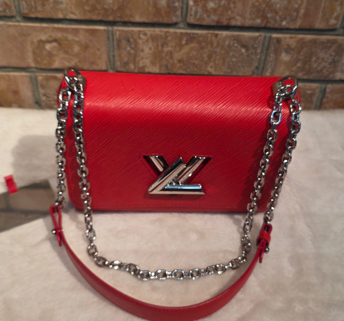 Authentic Louis Vuitton Twist MM Epi Leather in Red