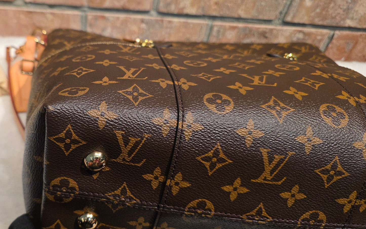 Authentic Louis Vuitton Melie Hobo (Short Handle Missing)