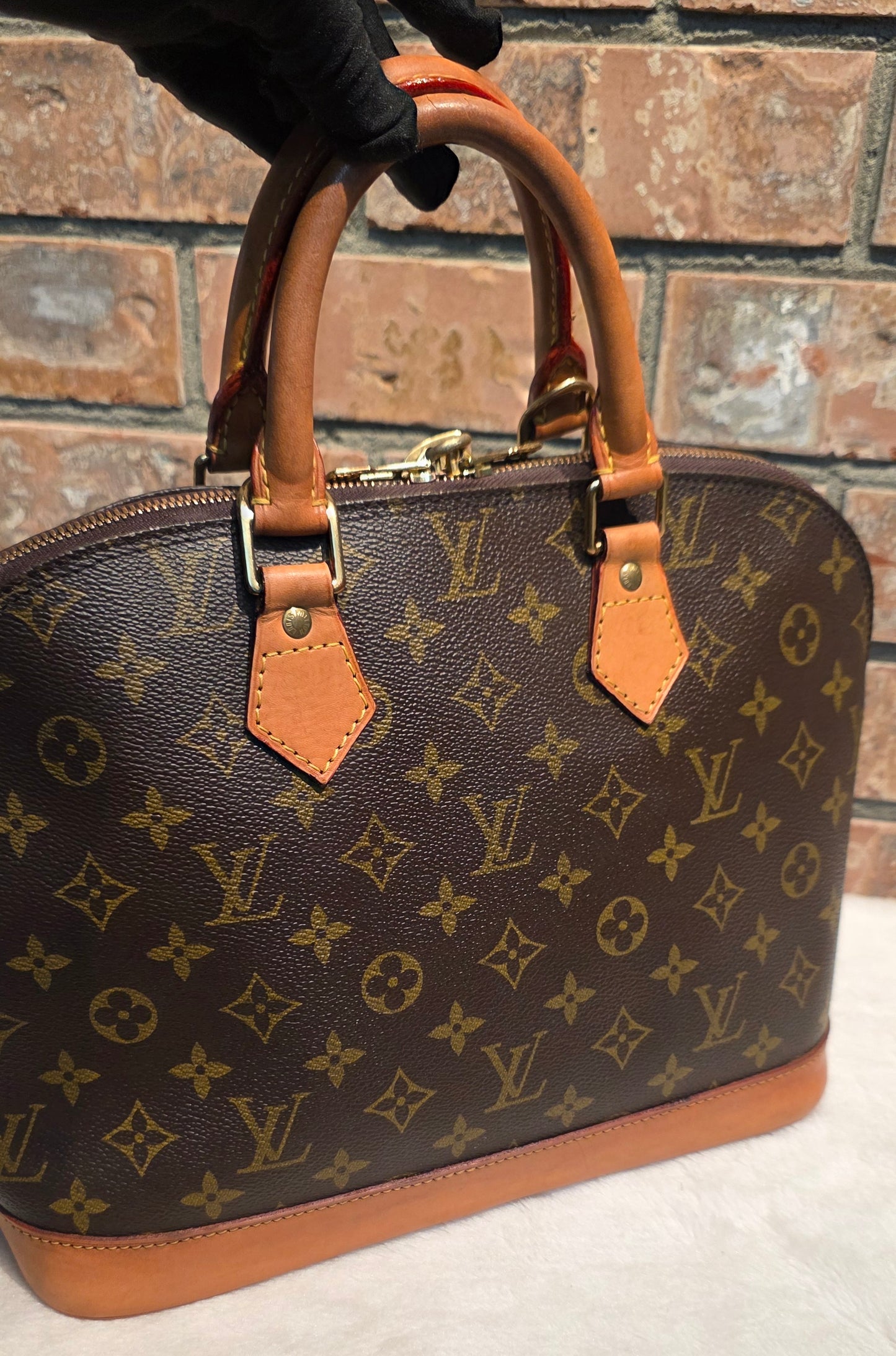 Authentic Louis Vuitton Alma PM Monogram
