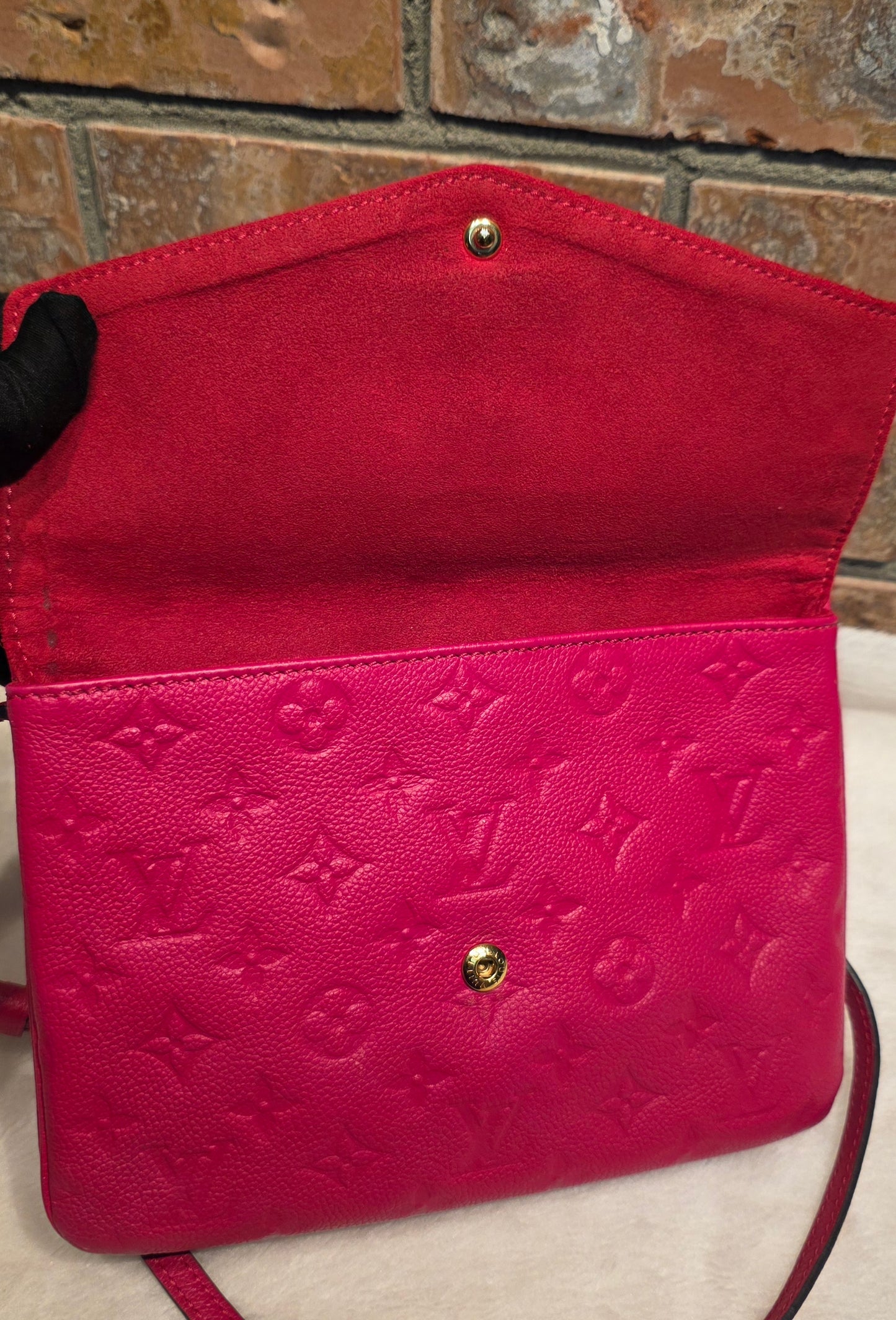Authentic Louis Vuitton Twice/Twinset Pochette in Dahlia Pink