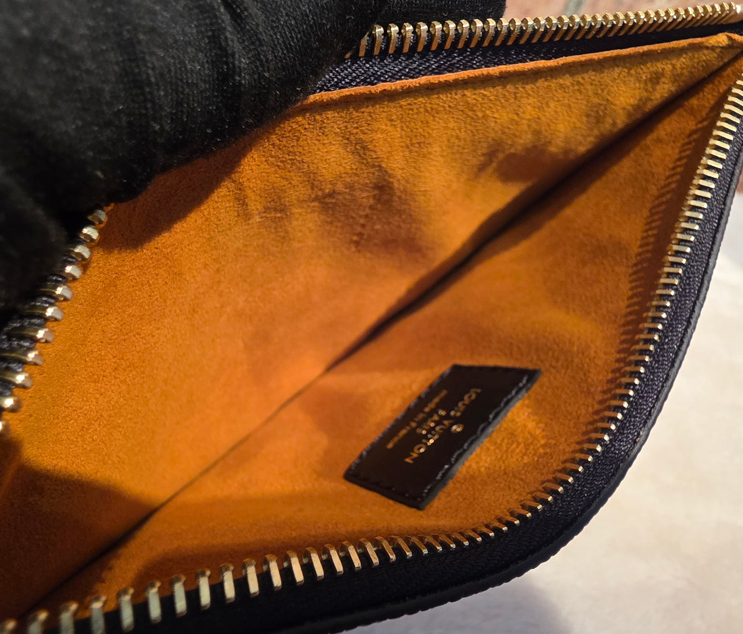 Authentic Louis Vuitton Crafty NeoNoe MM Giant Monogram in Caramel