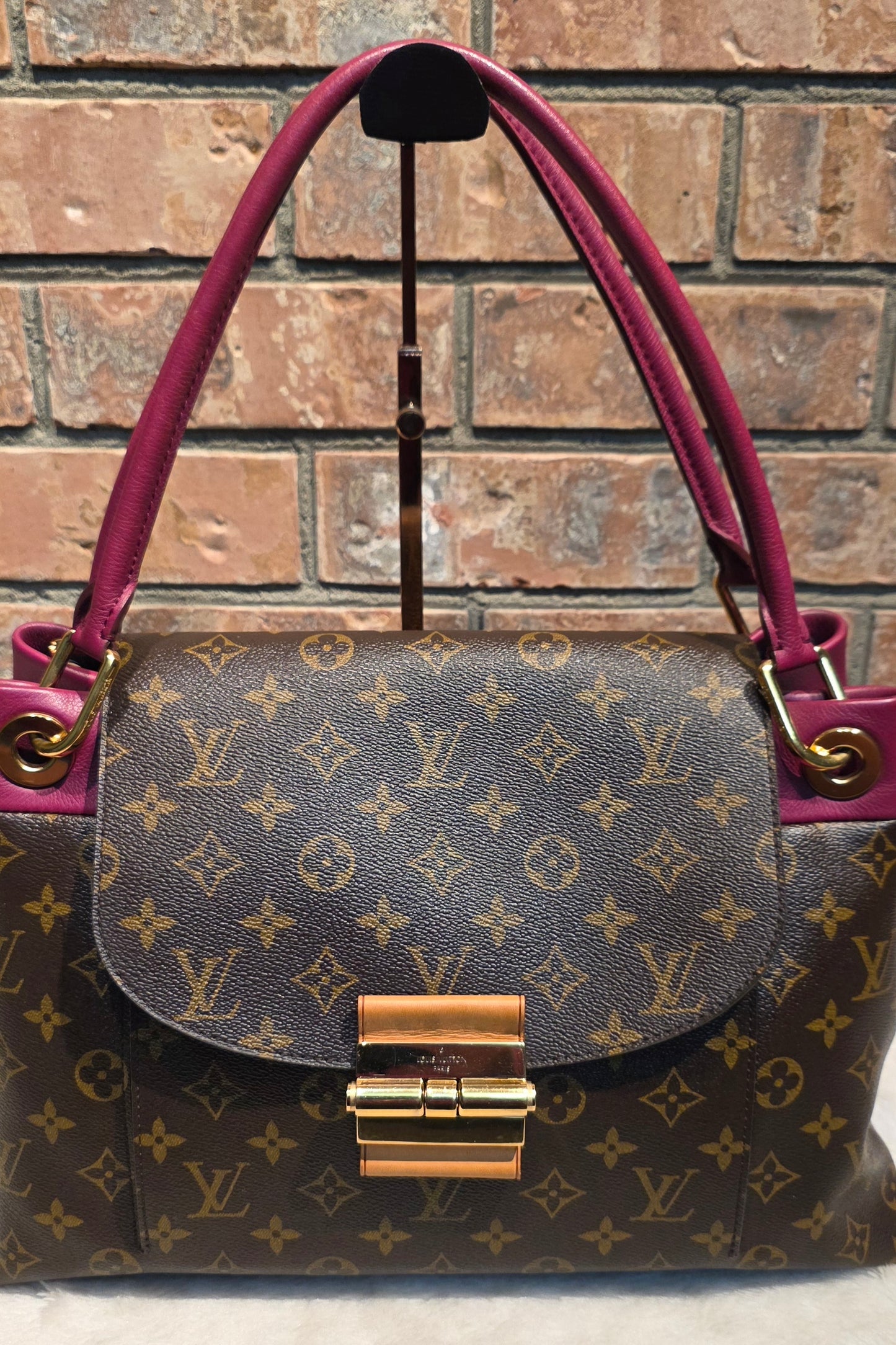 Authentic Louis Vuitton Olympe in Aurore