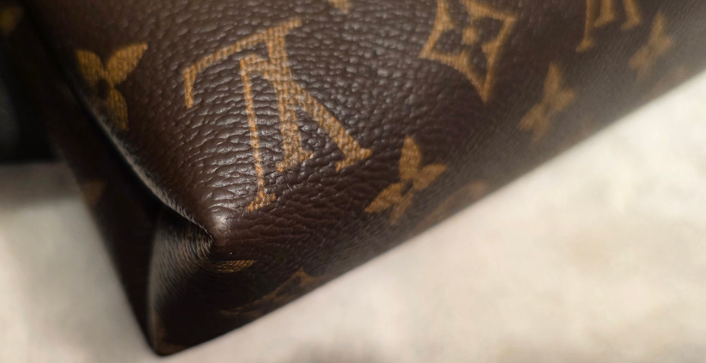 Authentic Louis Vuitton Pallas Chain in Aurore