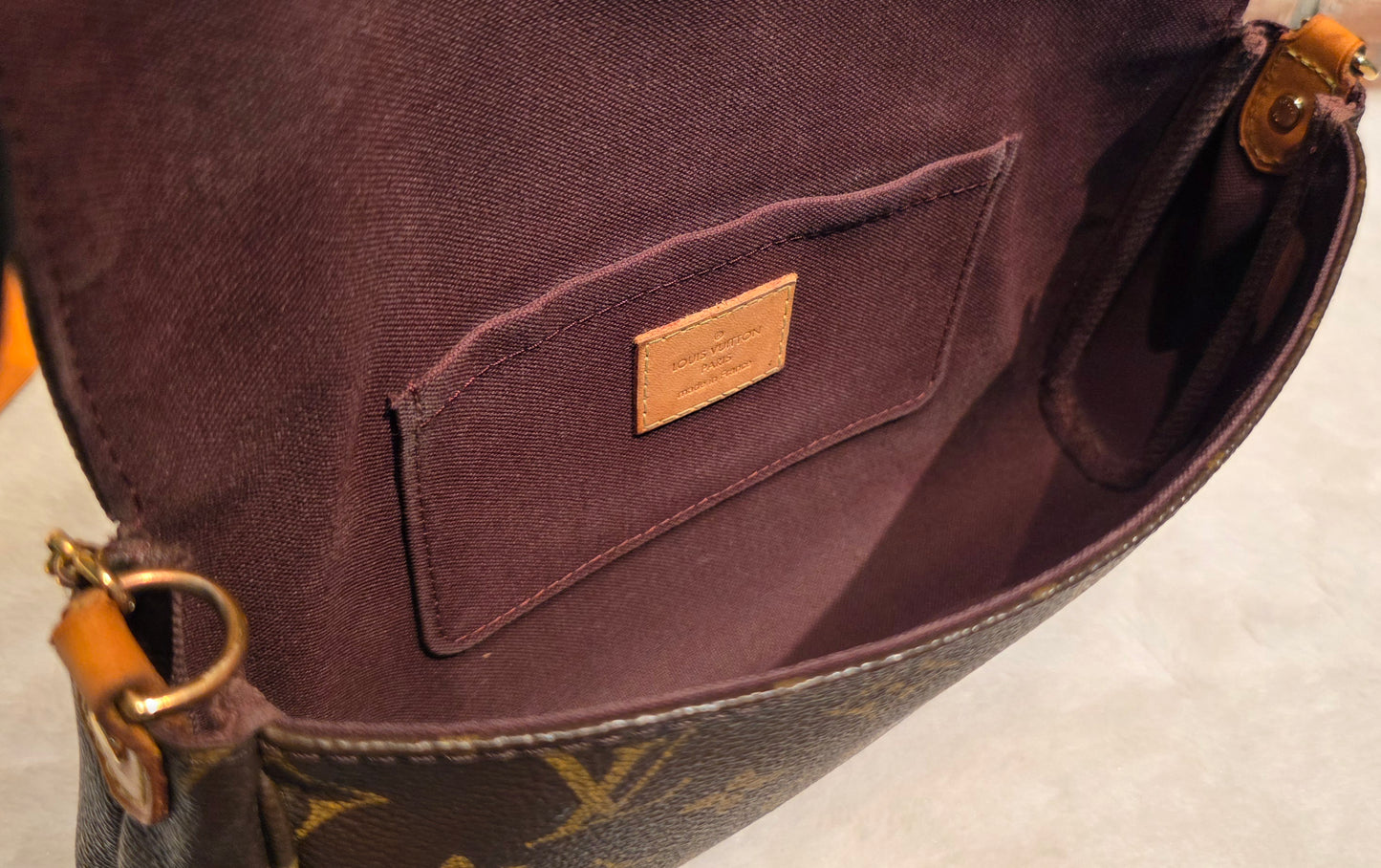Authentic Louis Vuitton Favorite MM Monogram (SA4116)