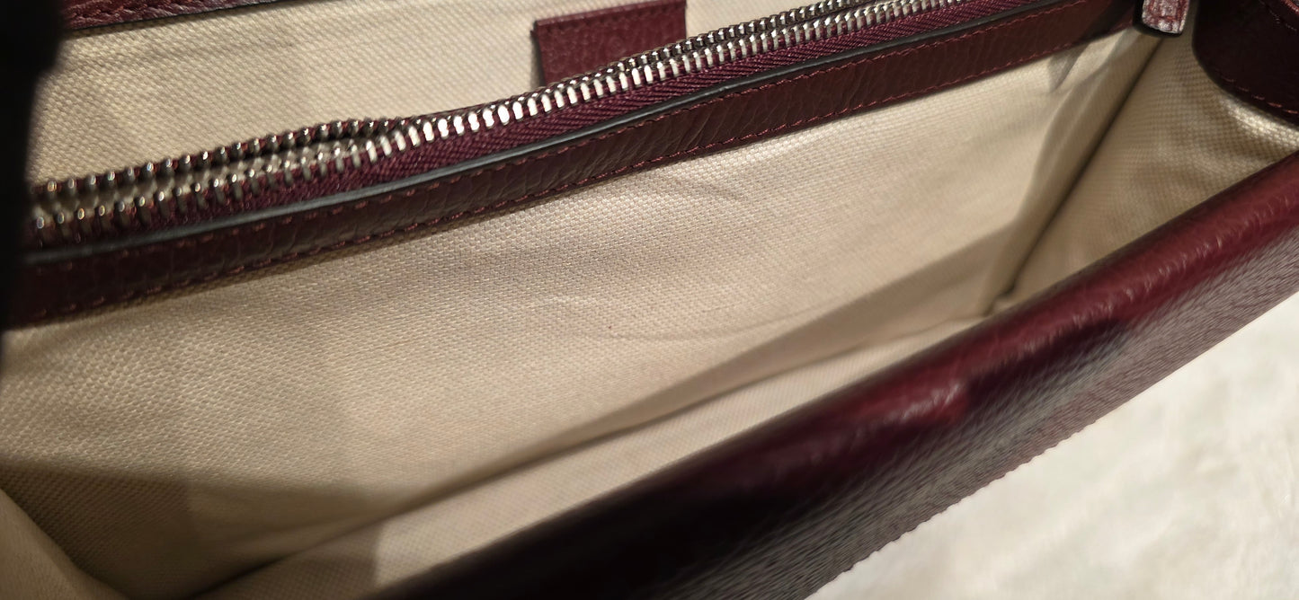 Authentic Gucci Dionysus Shoulder Bag in Burgundy