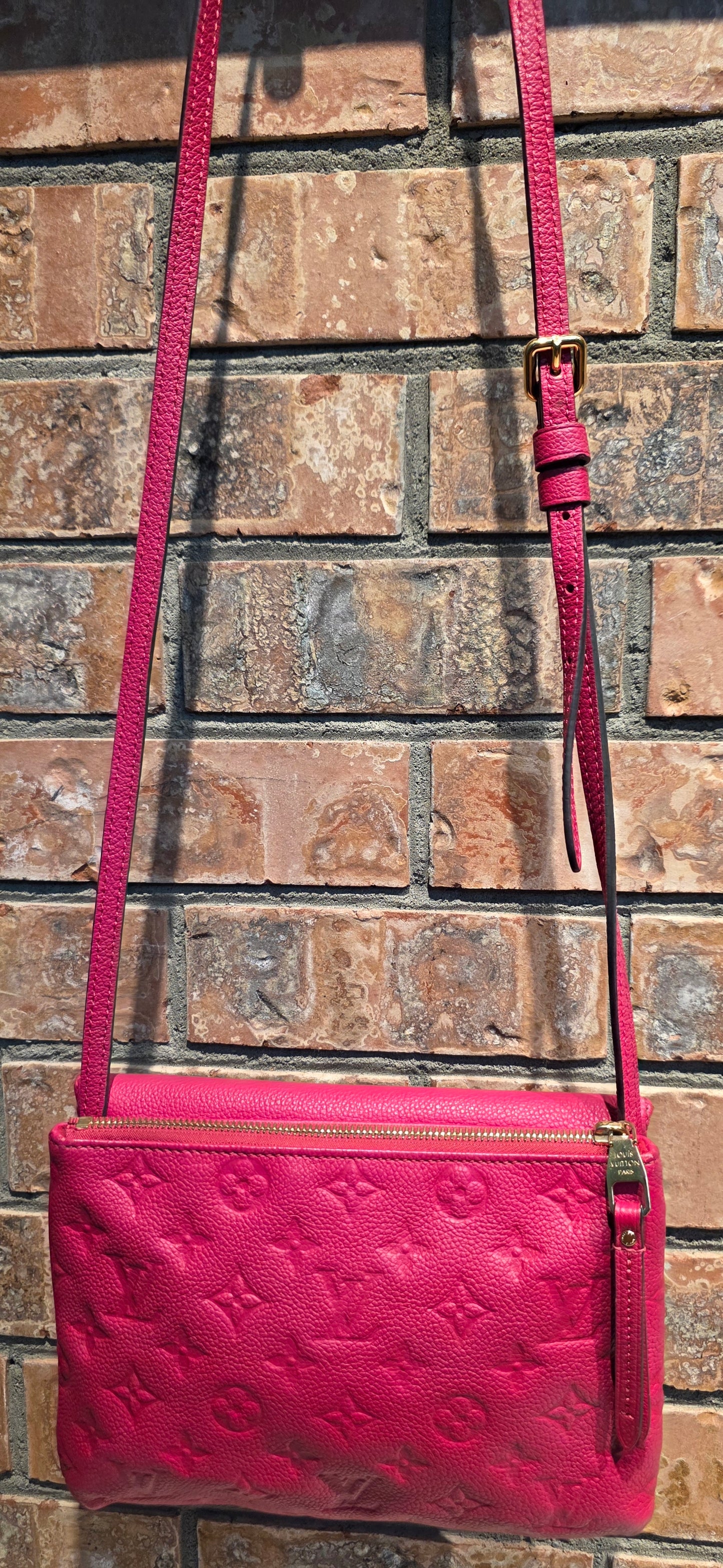 Authentic Louis Vuitton Twice/Twinset Pochette in Dahlia Pink