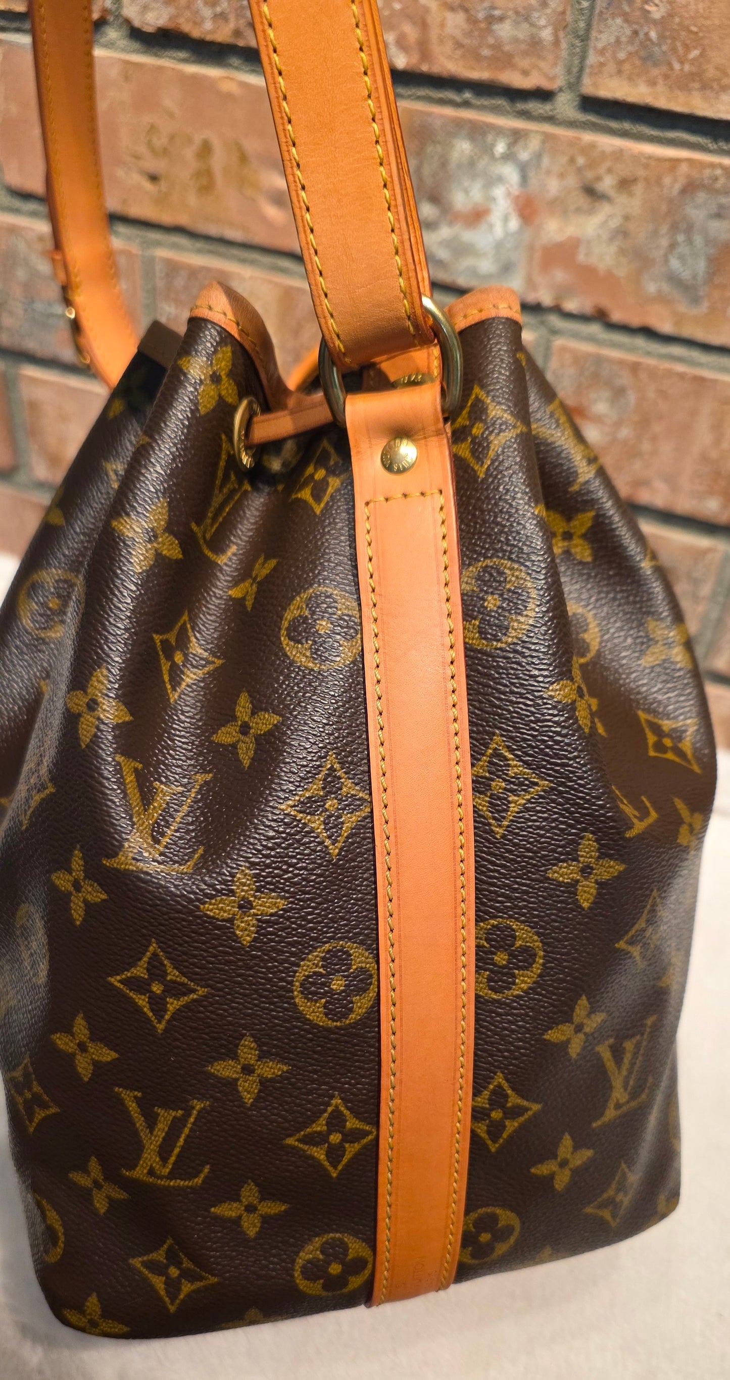 Authentic Louis Vuitton Petite Noe Monogram