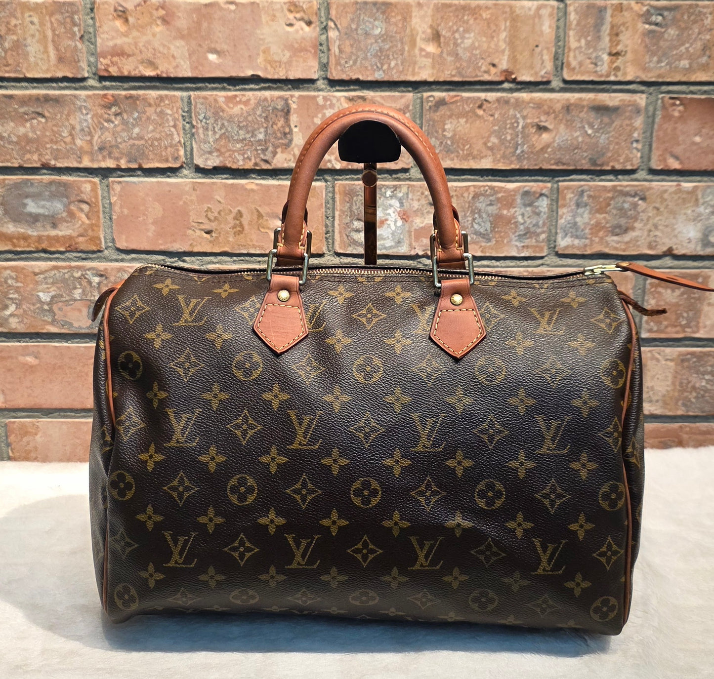 Authentic Louis Vuitton Speedy 35 Monogram