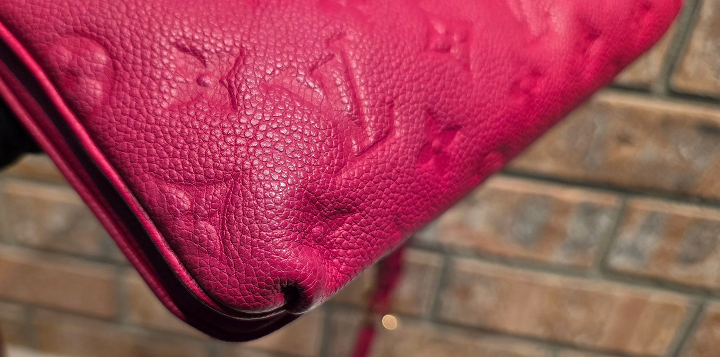 Authentic Louis Vuitton Twice/Twinset Pochette in Dahlia Pink