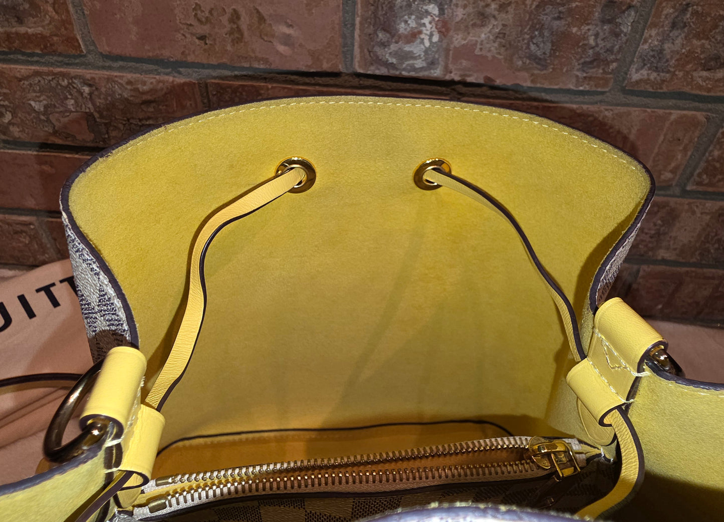 Authentic Louis Vuitton Neonoe MM Damier Azur in Pineapple