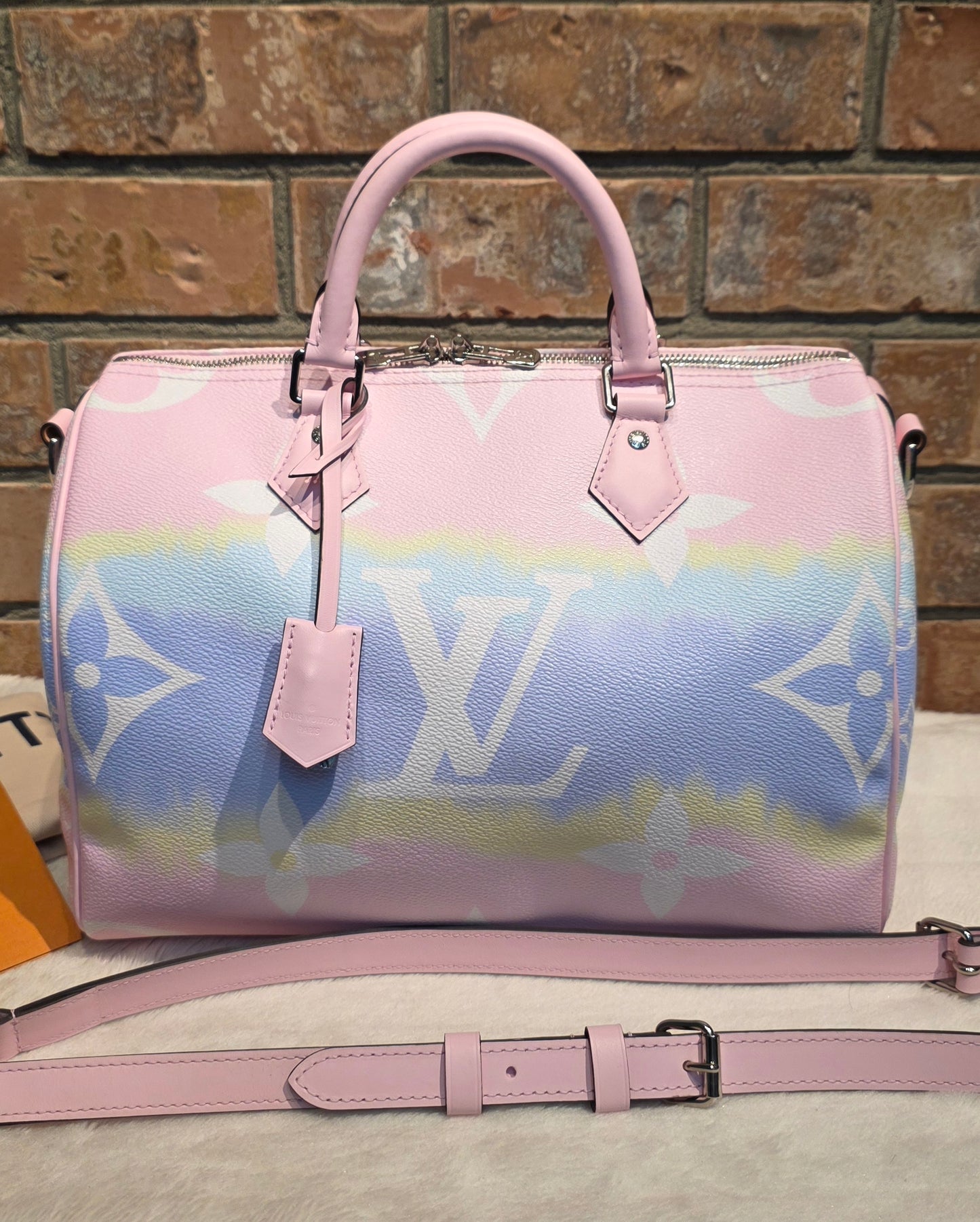 Authentic Louis Vuitton Limited Edition Speedy 30 Bandouliere Escale Pastel