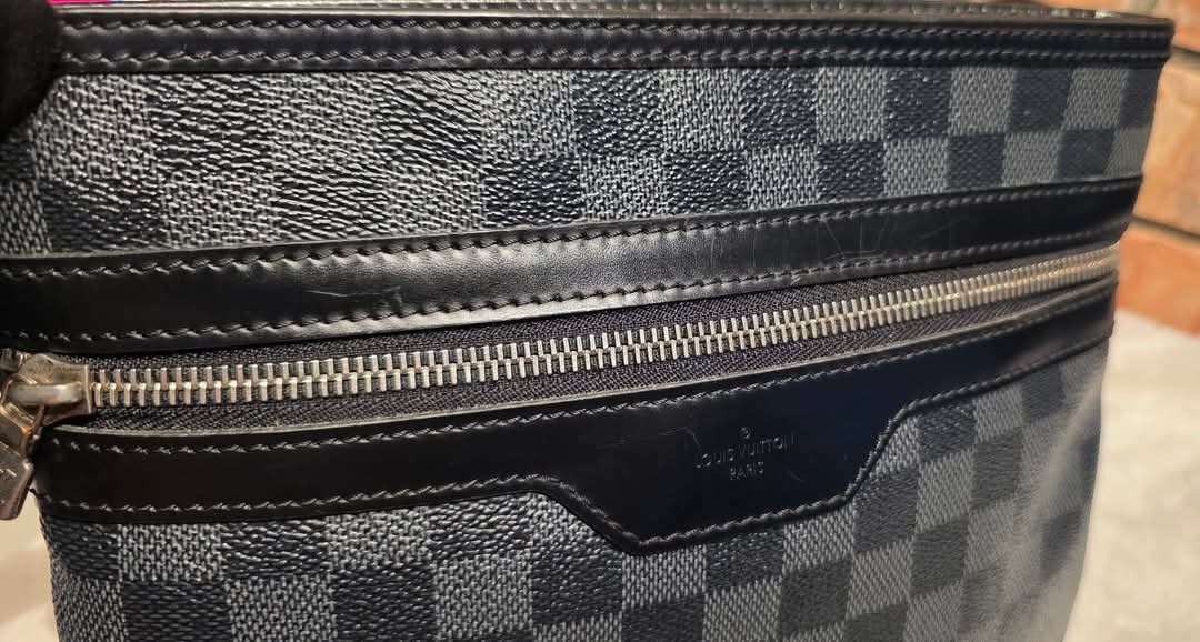 Authentic Louis Vuitton Thomas Crossbody Damier Graphite