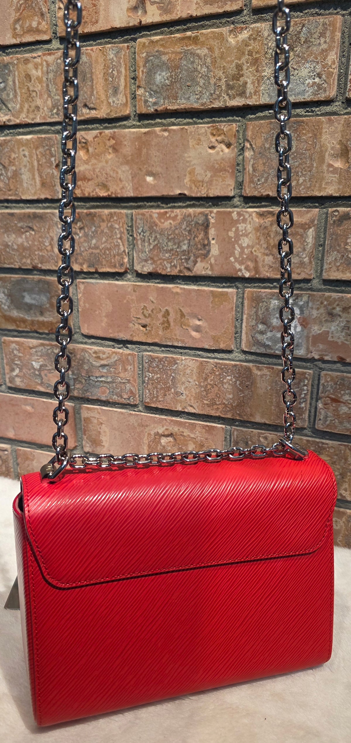 Authentic Louis Vuitton Twist MM Epi Leather in Red