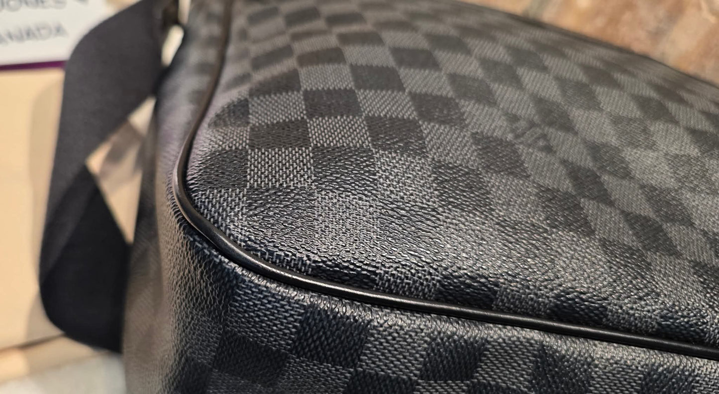 Authentic Louis Vuitton Daniel GM Damier Graphite