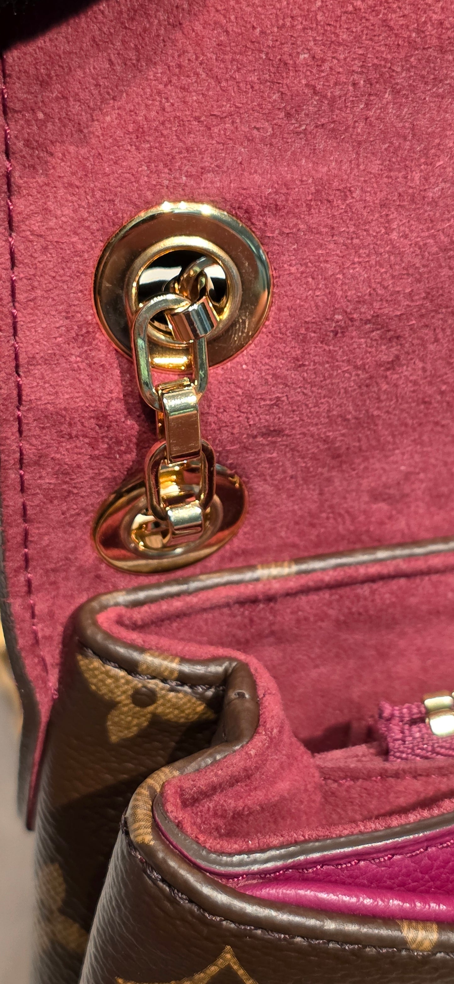 Authentic Louis Vuitton Pallas Chain in Aurore