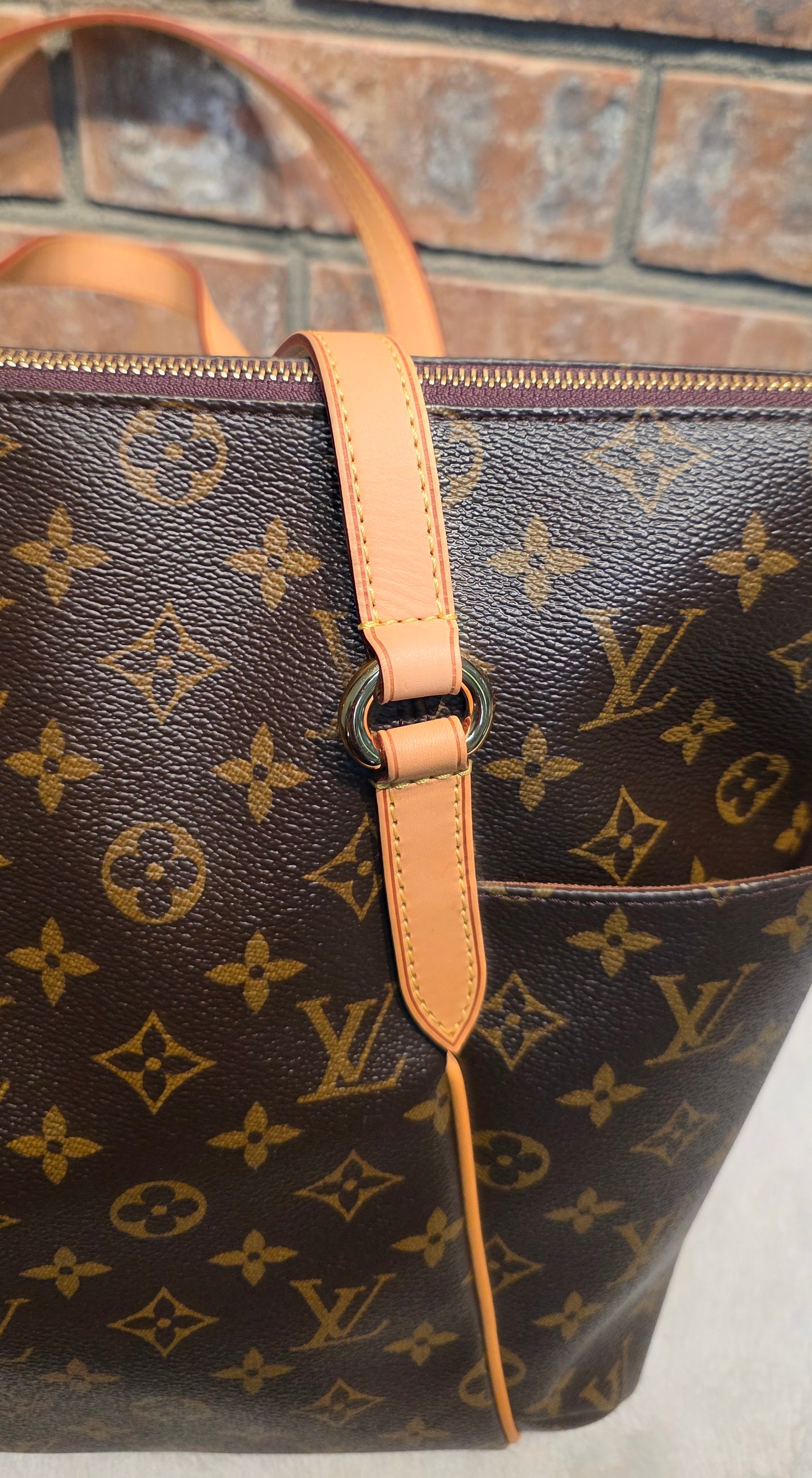 Authentic Louis Vuitton Totally MM Monogram